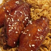 迷你瑞士汁雞翼撈公仔麵 - 荃灣分店