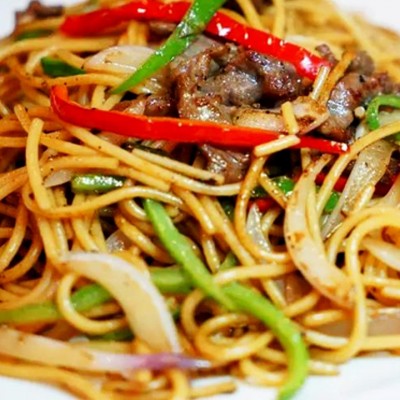 干炒黑椒牛肉意粉 - 荃灣分店