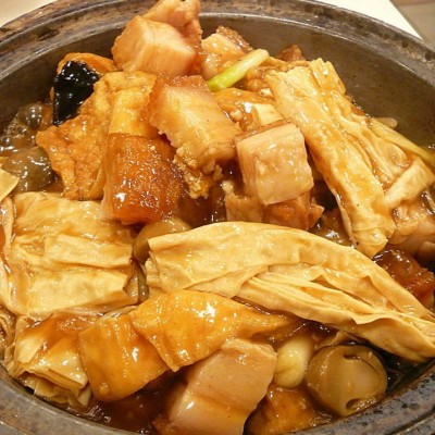 枝竹豆腐火腩煲 - 荃灣分店